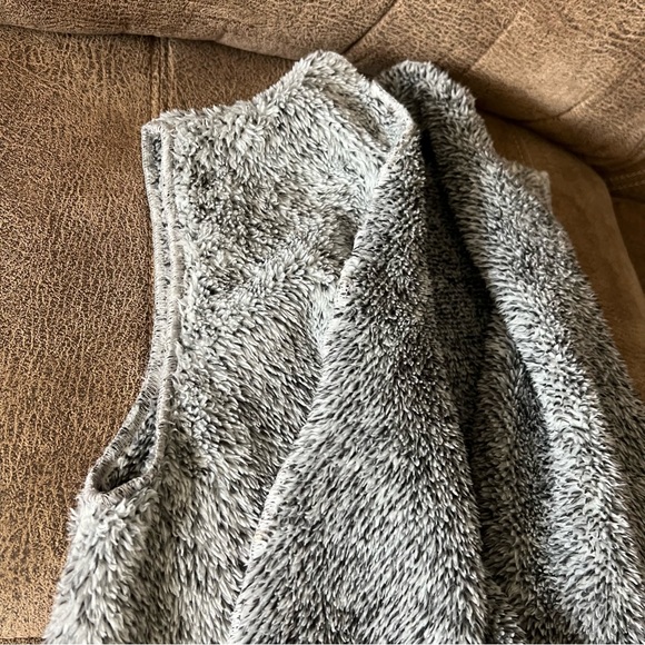 Takara Girls Waterfall Vest - Picture 3 of 5